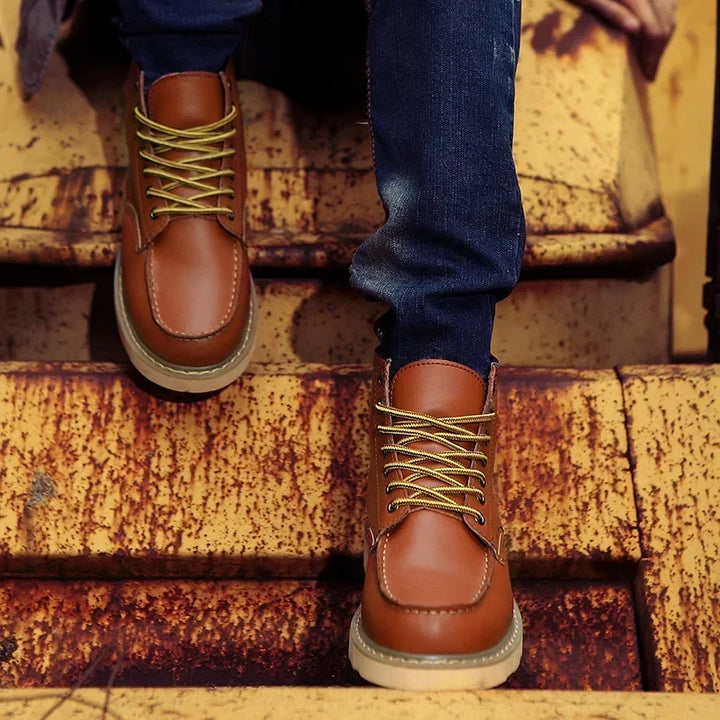 Joe | Men's Contrast Sole Lace Up Ankle Boots